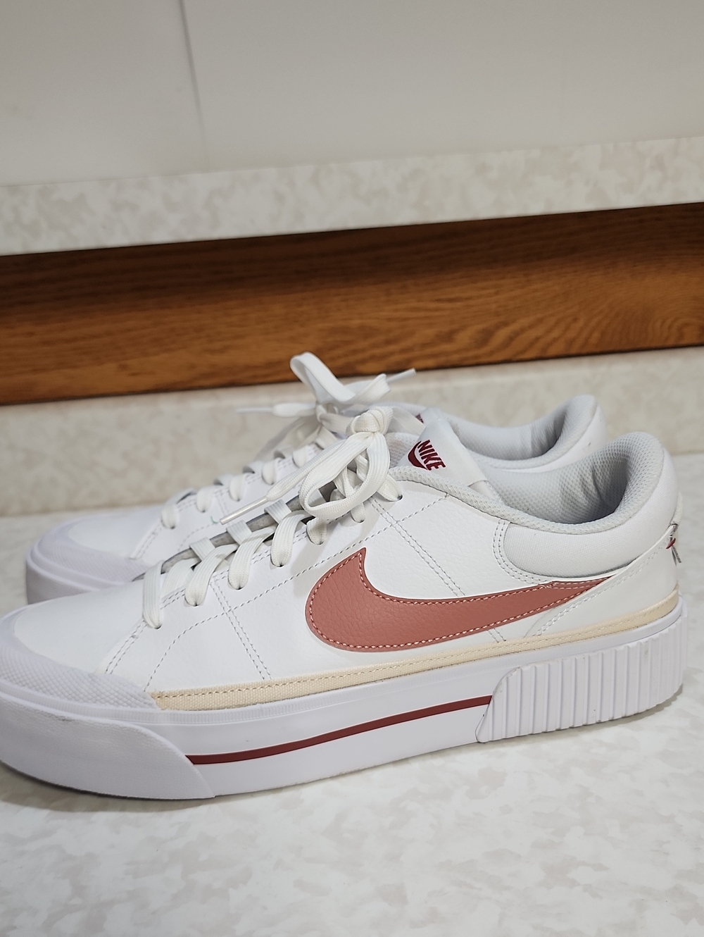 Nike Women’s White Sneakers with Dusty Rose Swoosh 11 number 2021